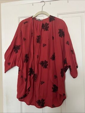 Daniel Rainn Red Floral-Print Draped Kimono Top